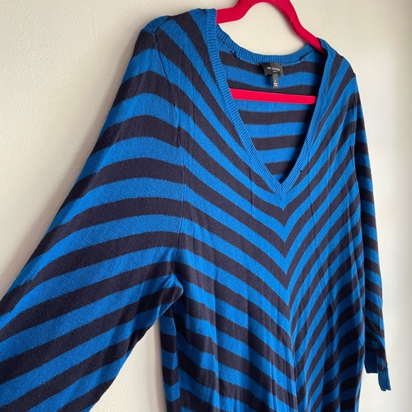 The Limited V-Neck Chevron Striped Sweater Size L - Picture 2 of 4